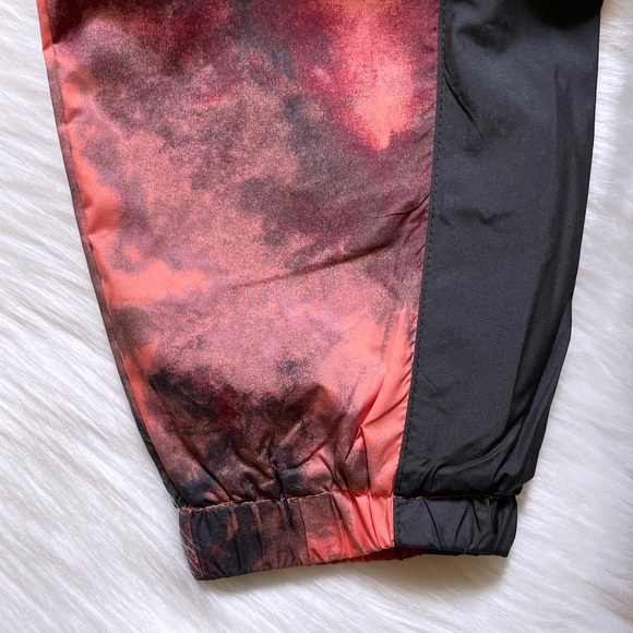 The North Face Women’s Printed Hydrenaline Pants - Picture 3 of 10